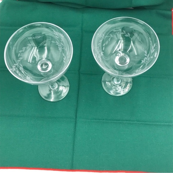 Vintage Etched Glass Champagne Glasses - Picture 8 of 8